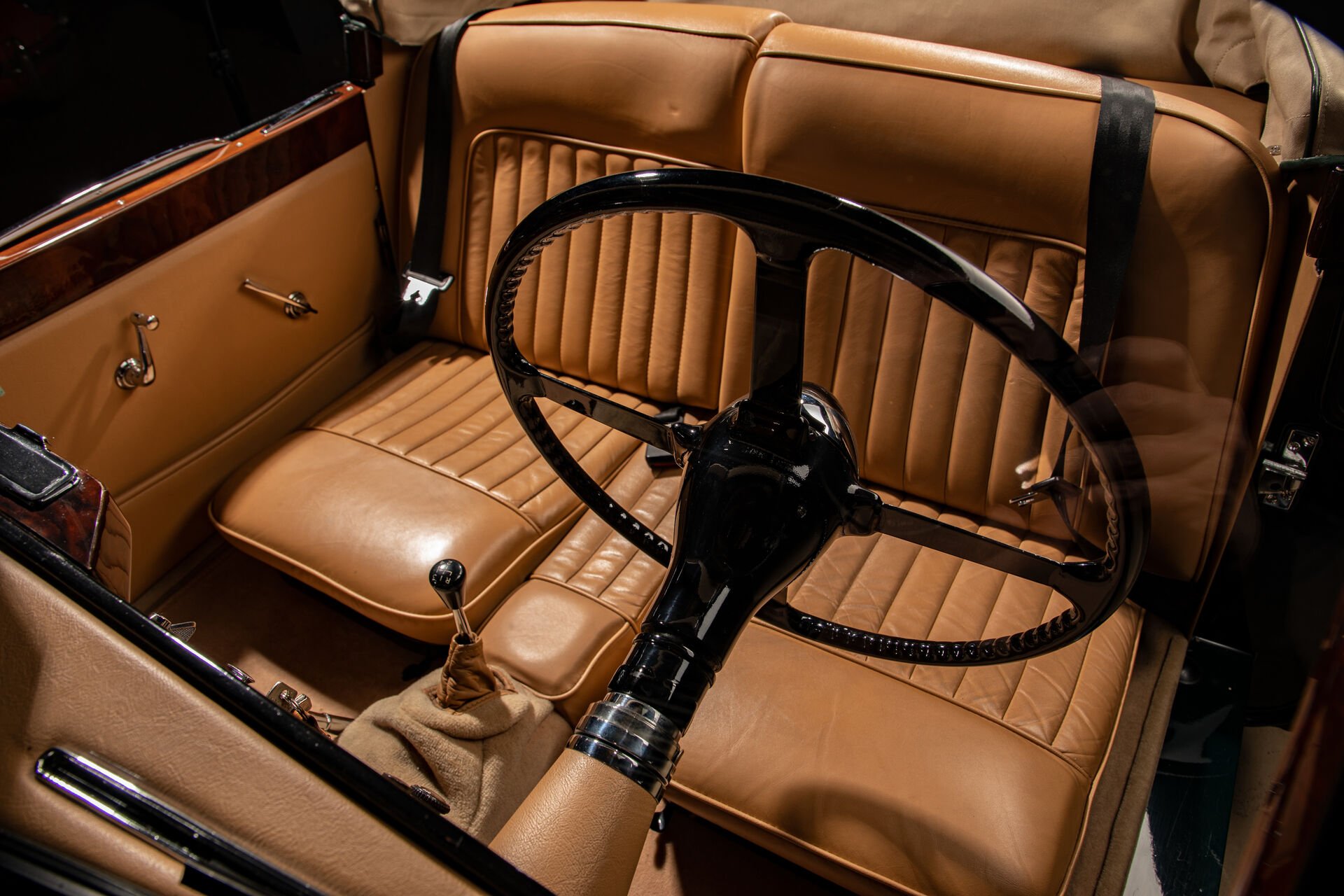 In sicurezza con la tua auto d’epoca: come installare le cinture nei veicoli storici